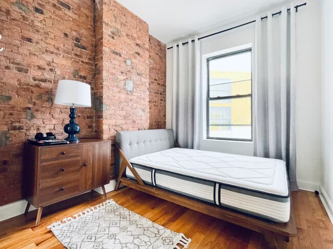 Foto del edificio - Bushwick Exposed brick, 23 mins to Manhattan #93