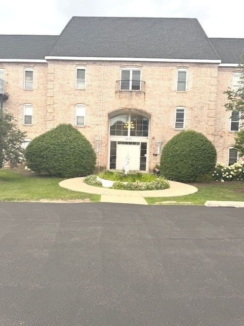 Building Photo - 5201 Carriage Way Dr