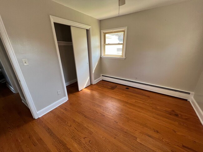 Foto del edificio - 1302 Penley Blvd