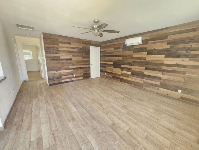 Building Photo - 2 Bedroom Home in Downtown 29 Palms