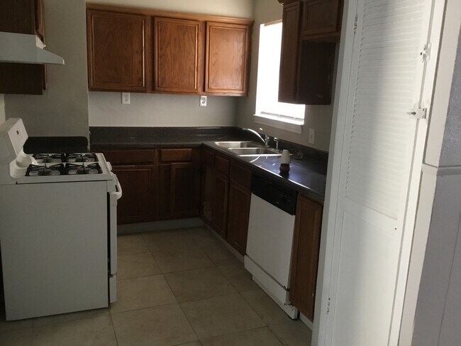 Kitchen - 12031 Galva Dr