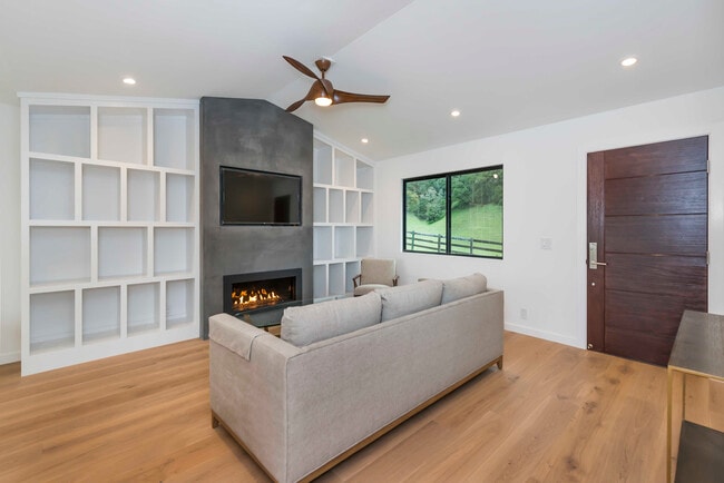 Building Photo - 2700 Geysers Rd