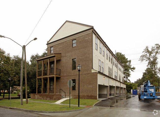 The Betty - The Betty Townhomes (Per Bed Lease)
