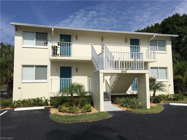 Building Photo - Apartment for rent in Ft Myers