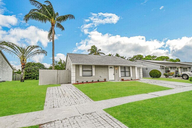 Foto del edificio - 4 br, 2 bath House - 5469 Thurston Ave