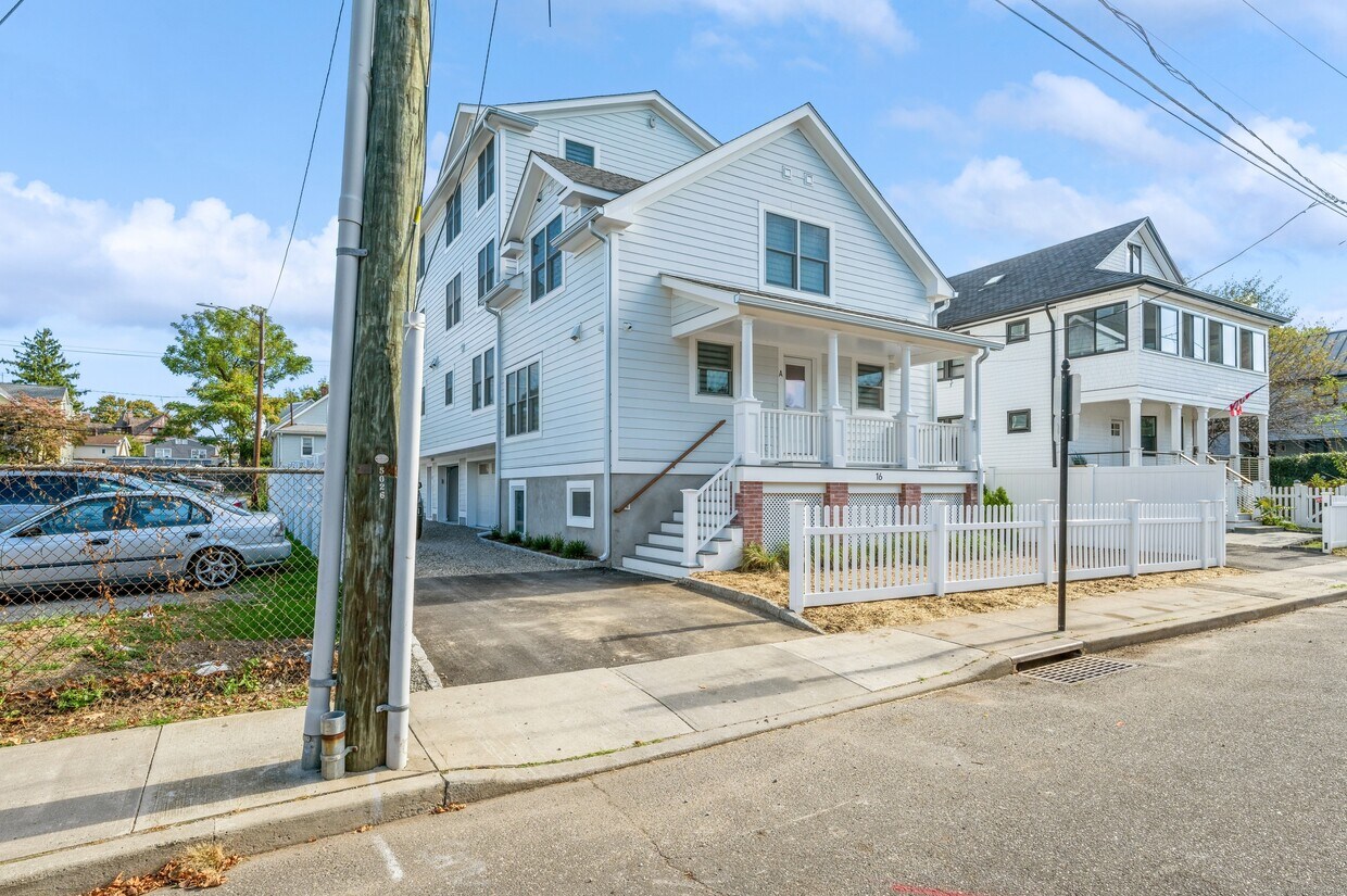 16 Remington St Unit C, Stamford, CT 06902 Room for Rent in Stamford
