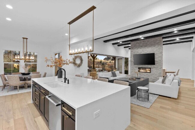 Building Photo - Colorado Luxury Redefined | Custom Ranch with Exceptional Outdoor Living & Designer Finishes