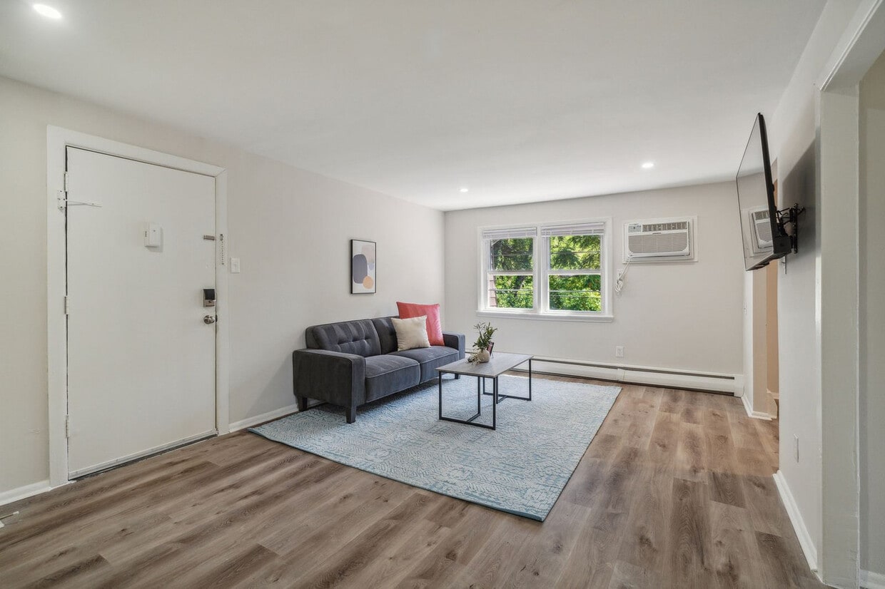 Foto principal - 908 Wharton Dr