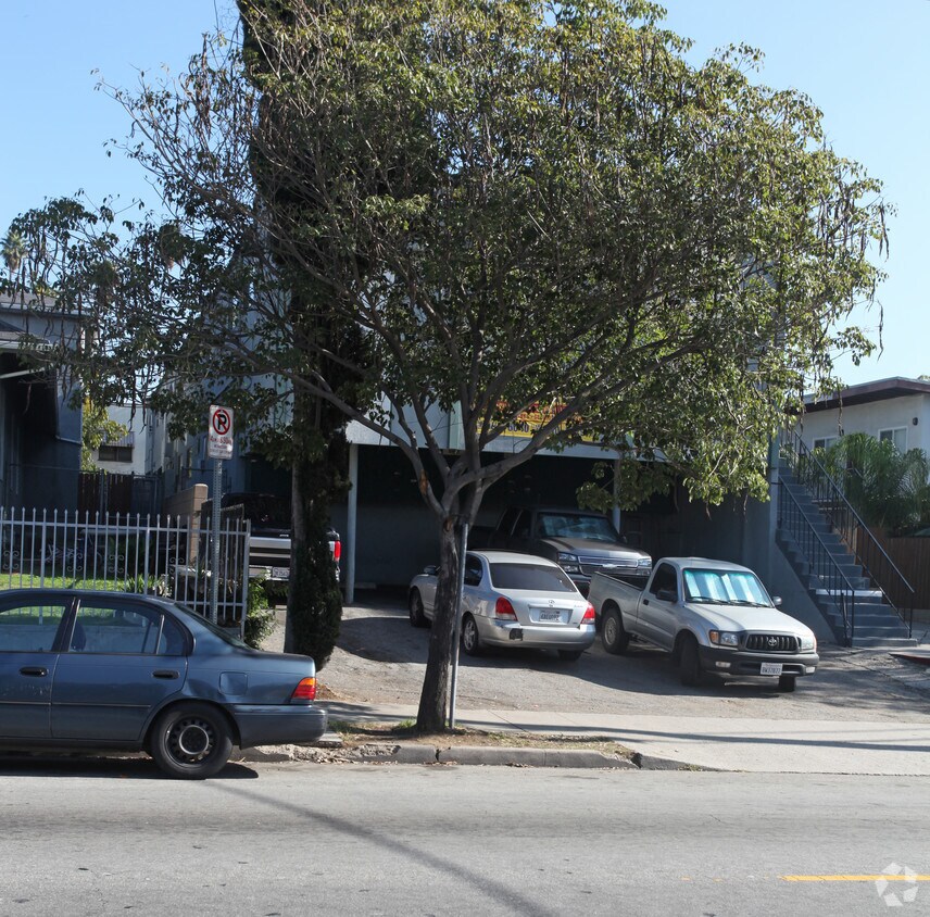 Building Photo - 139 S Avenue 52