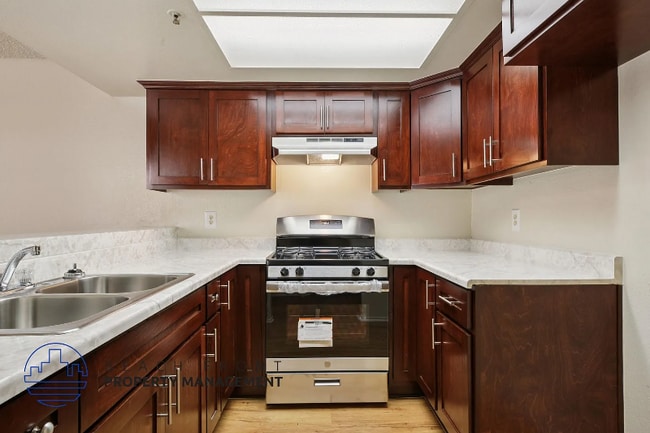 Photo - 1602 N Ross St Apartment
