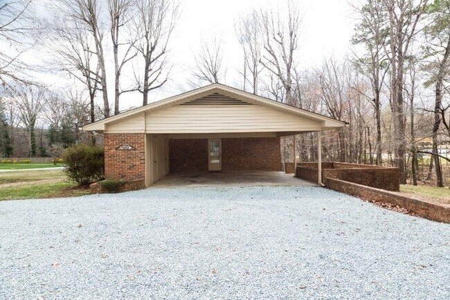 Building Photo - Brick home available