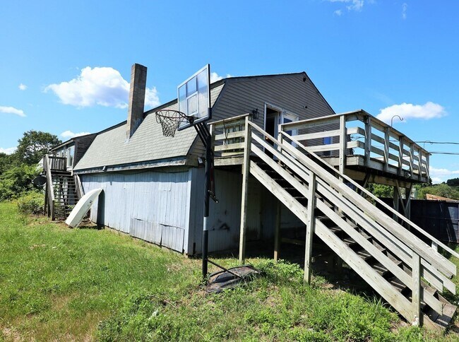 Building Photo - 259 Wood St