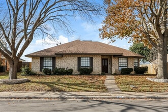 Building Photo - 106 Pueblo Dr