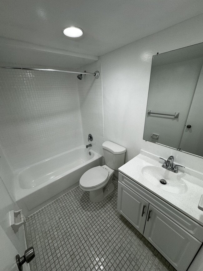 Building Photo - 8461 Springtree Dr