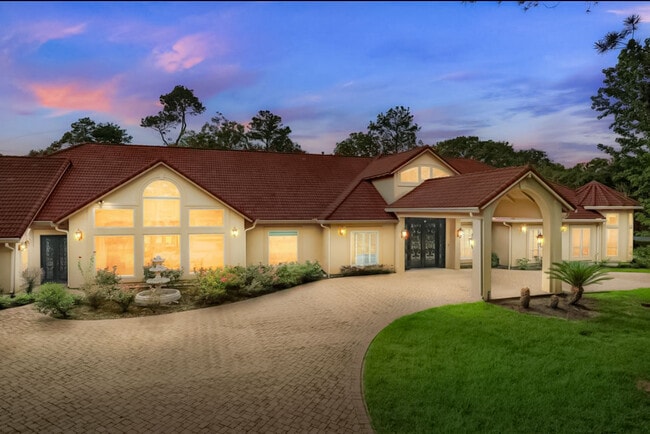 Foto del edificio - 8902 Cypresswood Dr