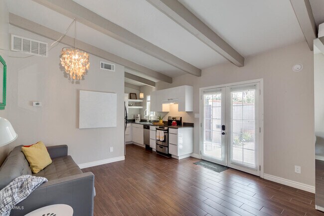 Foto del edificio - 7288 E Rancho Vista Dr