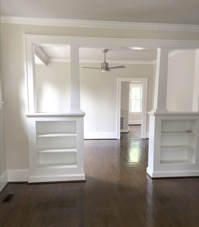 Entrada a la sala de desayuno/sala de estar, comedor - 442 Walnut Ave SE