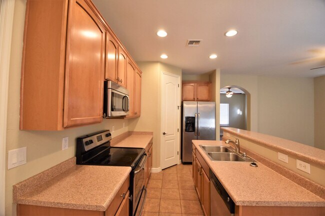 Building Photo - 254 S Aaron