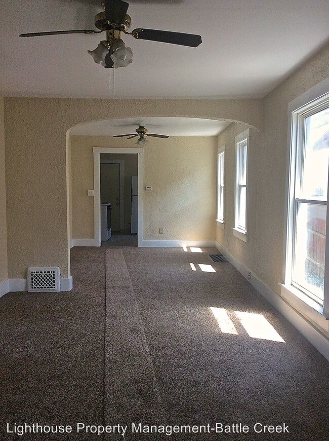 Foto del edificio - 3 br, 1 bath House - Bradford St 24