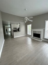 Building Photo - 3900 Woodchase Dr