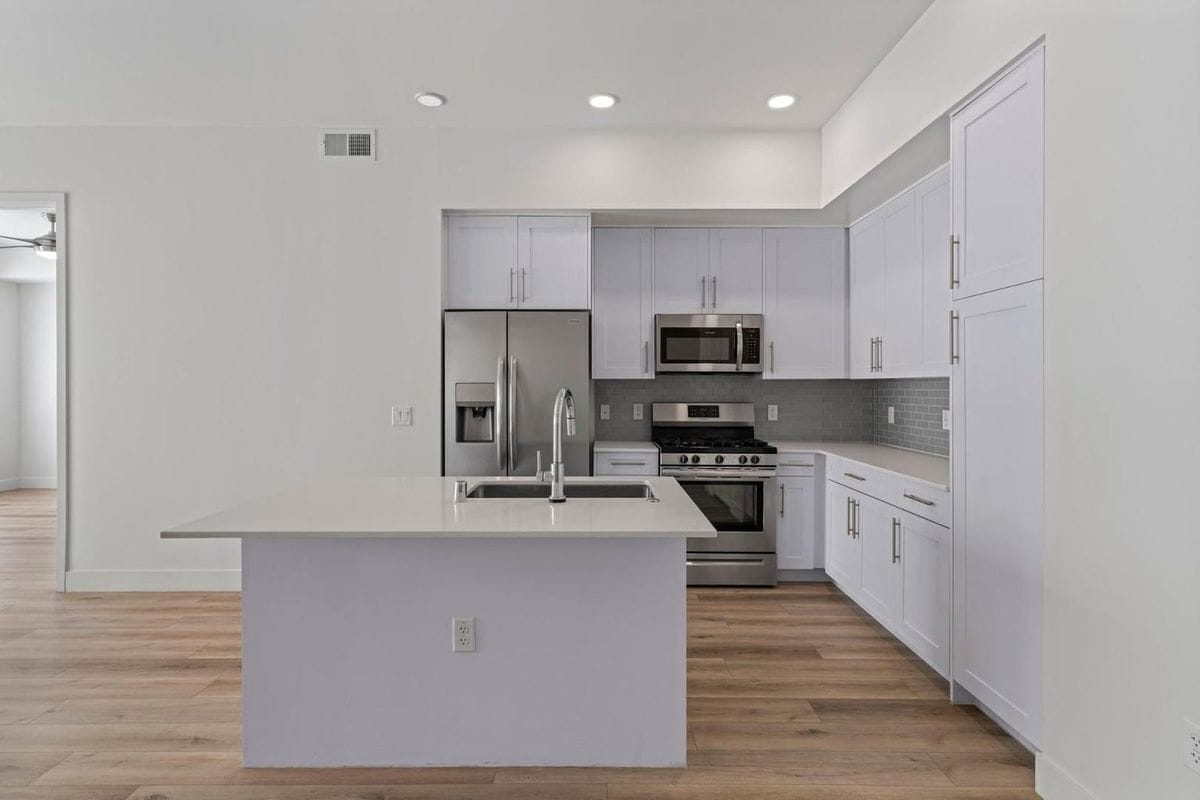 Building Photo - 7300 E Earll Dr
