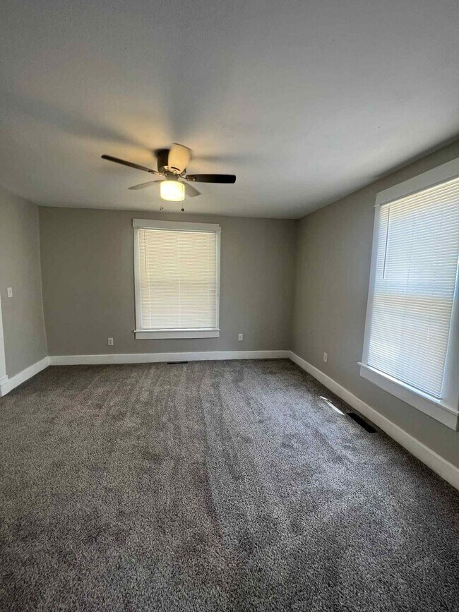 Foto del edificio - Charming 3-Bedroom, 2-Bathroom Two-Story H...