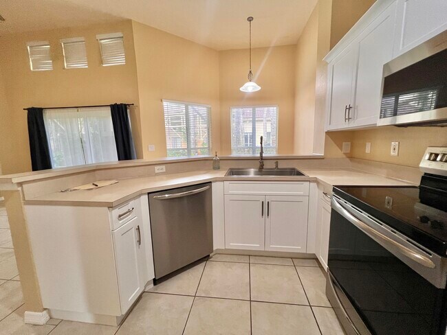 Building Photo - 4863 Via Palm Lakes