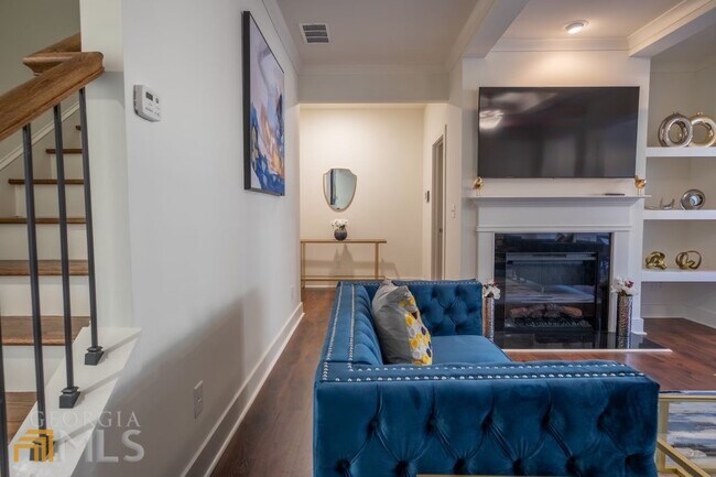 Foto del edificio - 5335 Radford Loop