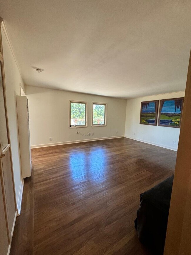 Building Photo - 920 Espinosa Rd