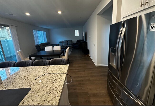 Foto del edificio - 2206 Yuzu St