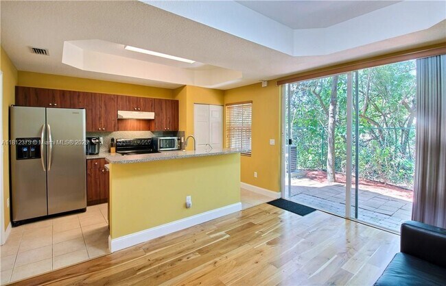 Foto del edificio - 4969 White Mangrove Way W