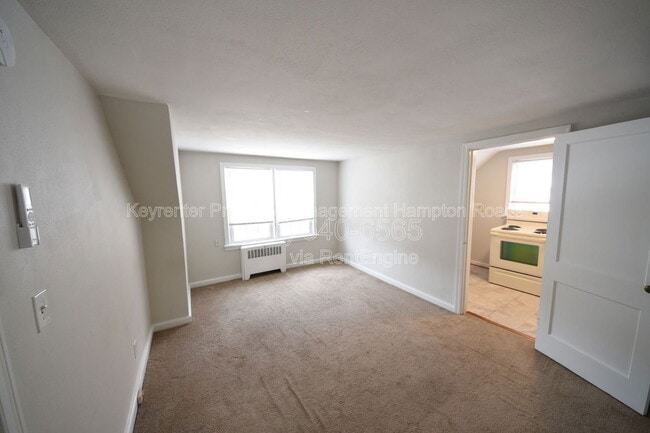 Building Photo - 7738 Castleton Pl