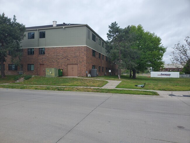 Building Photo - 737 N 22nd St