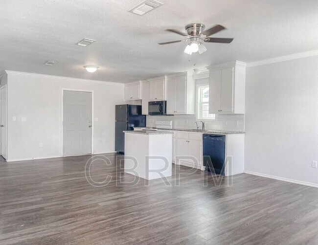 Foto del edificio - 2705 Cornell St