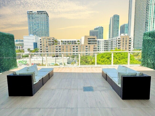 Foto del edificio - 321 NE 26th St