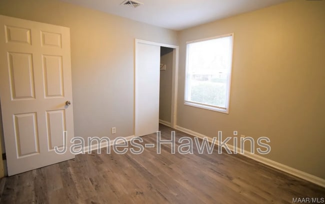 Building Photo - 1201 Buckingham Dr
