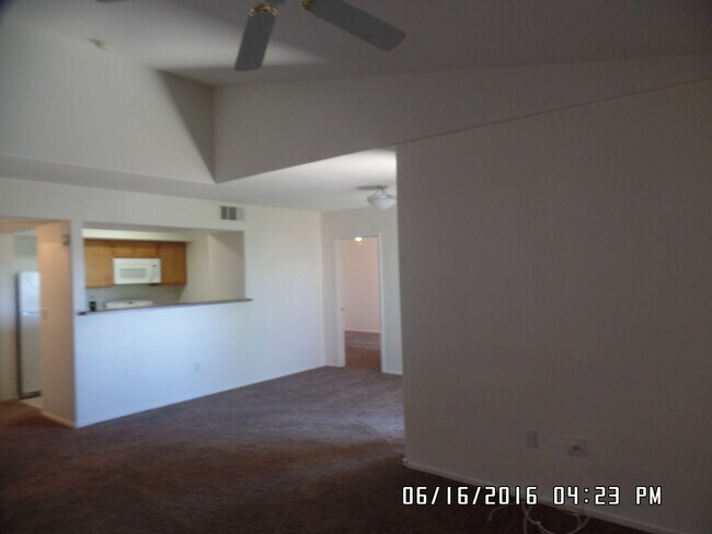 Foto del edificio - 2 BDRM 2 BATH CONDO IN GATED TUSCANO COMMUNITY IN THE SW