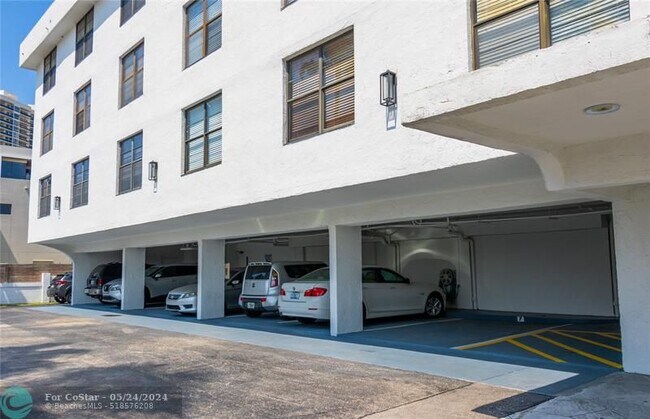 Building Photo - 3000 N Ocean Blvd