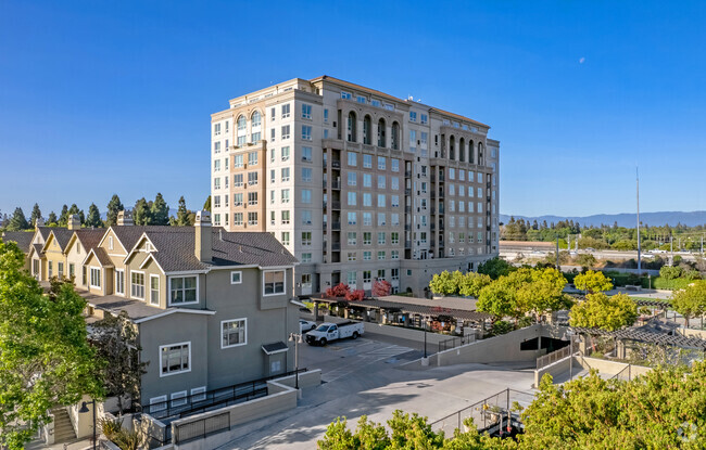 Foto del edificio - Skyline at Tamien Station Apartments