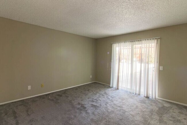 Foto del edificio - Upgraded and super clean!