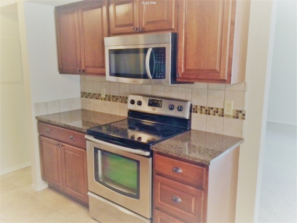 7334 NE 142nd Pl, Kirkland, WA 98034 Condo for Rent in Kirkland, WA