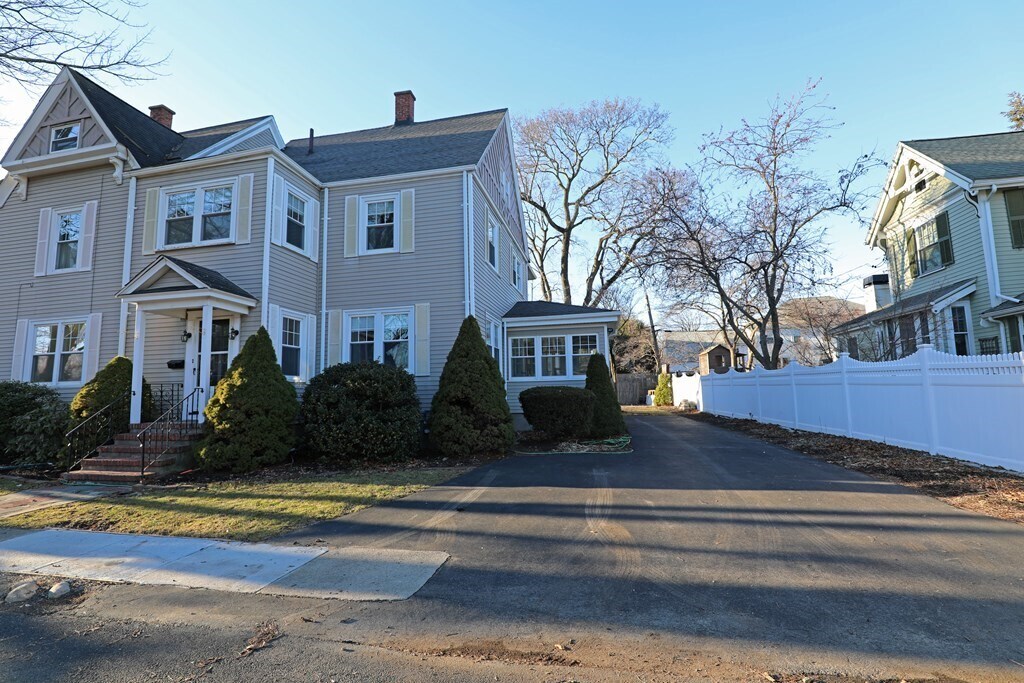 11 Cottage Ave, Winchester, MA 01890 Townhome Rentals in Winchester