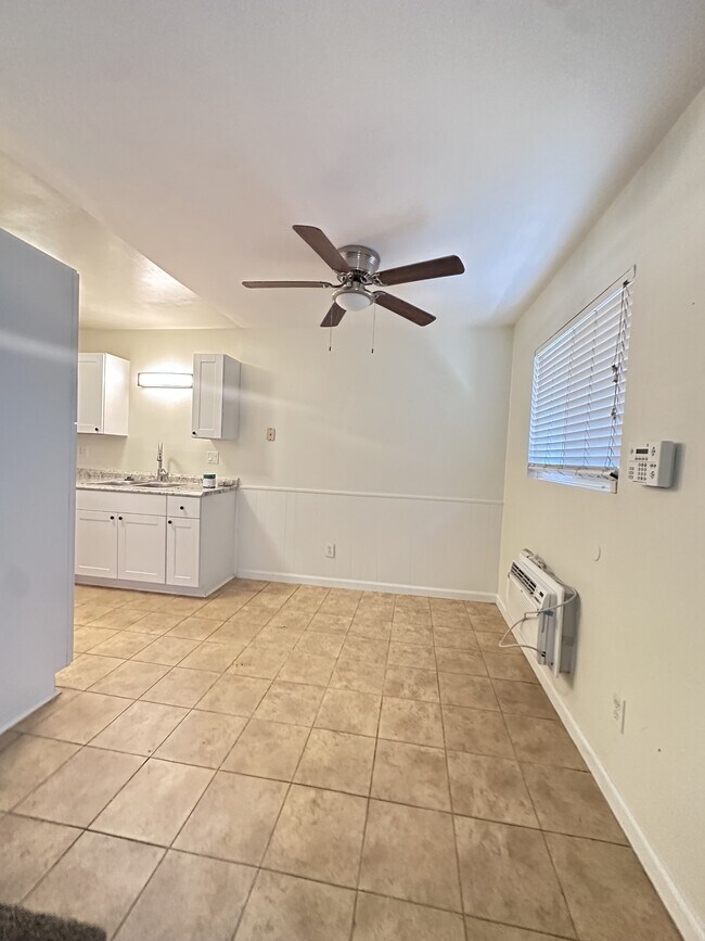 Foto del edificio - 3532 Meade Ave