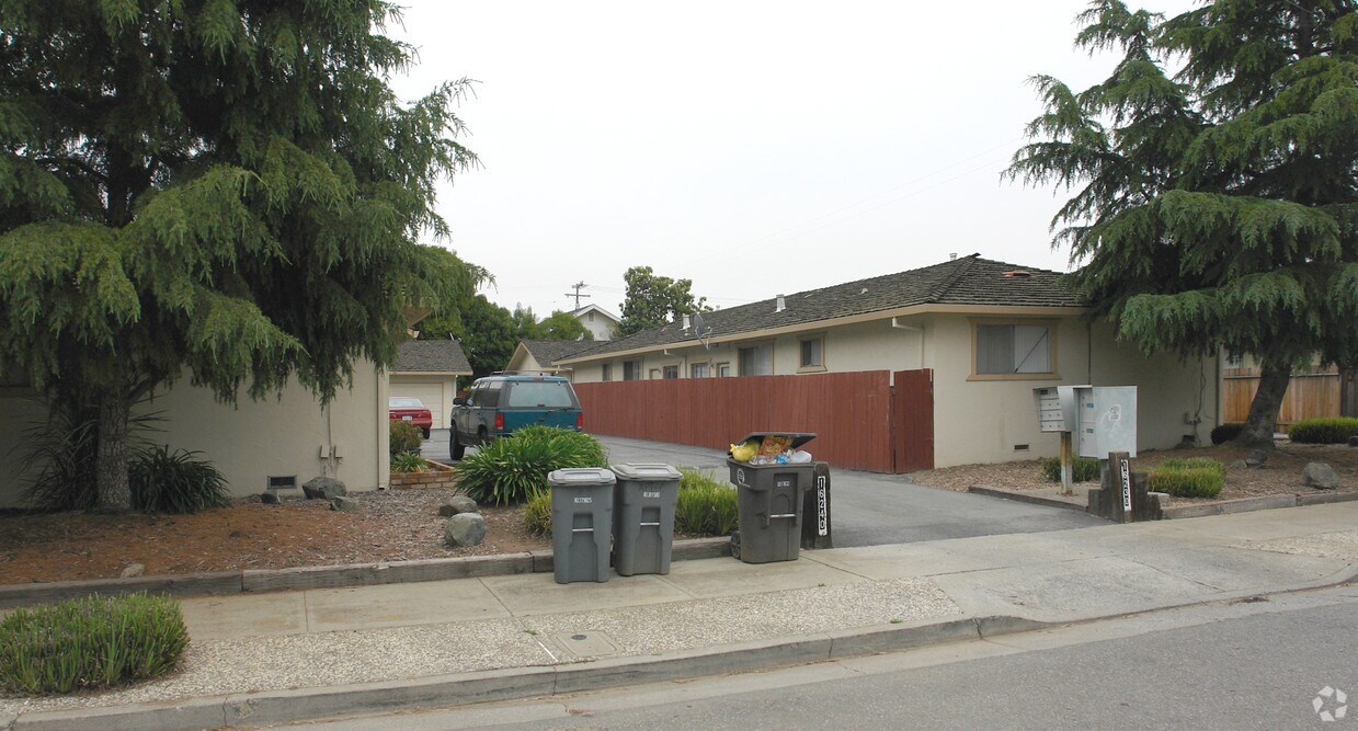 Primary Photo - 16230-16240 Keith Way