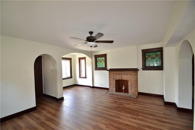 Building Photo - 419 Edgemont St