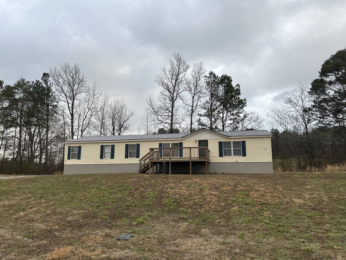 Primary Photo - Large Newly Remodeled Home