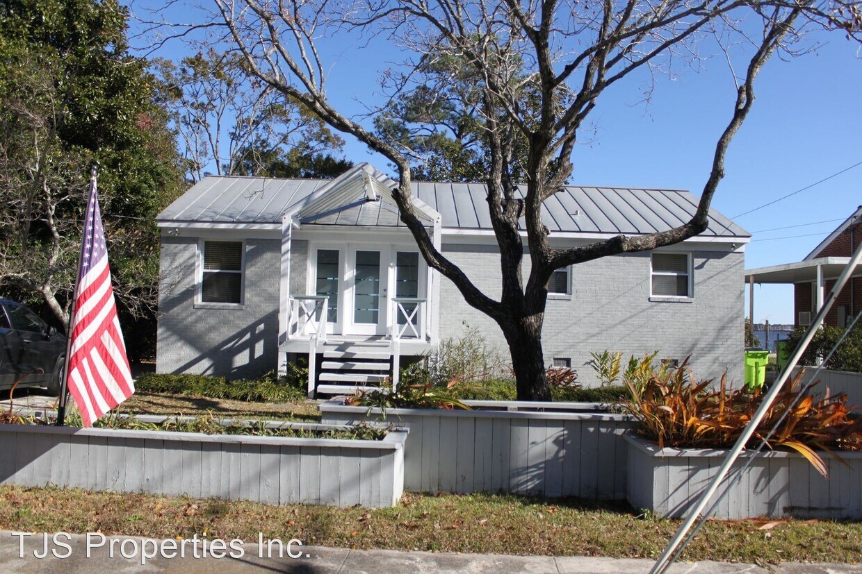Primary Photo - 2 br, 1 bath House - 1702 River Drive
