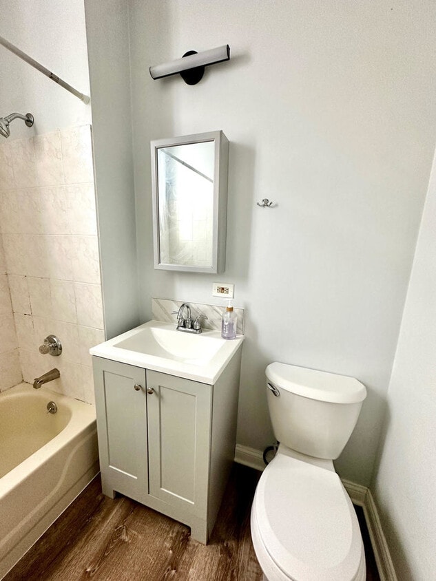 Foto del edificio - 931 W 32nd St