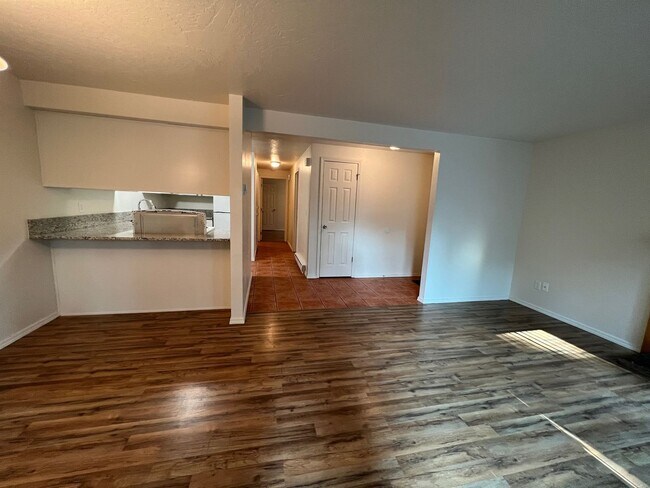 Foto del edificio - 2 Bedroom Condo in Lake Oswego