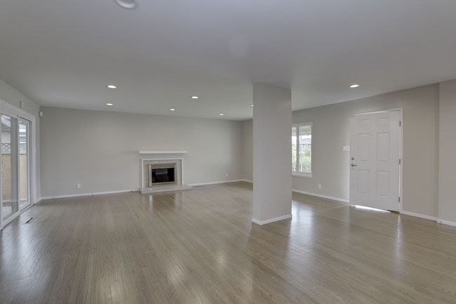 Foto del edificio - 3 Bed/ 2 bath San Mateo home with private ...